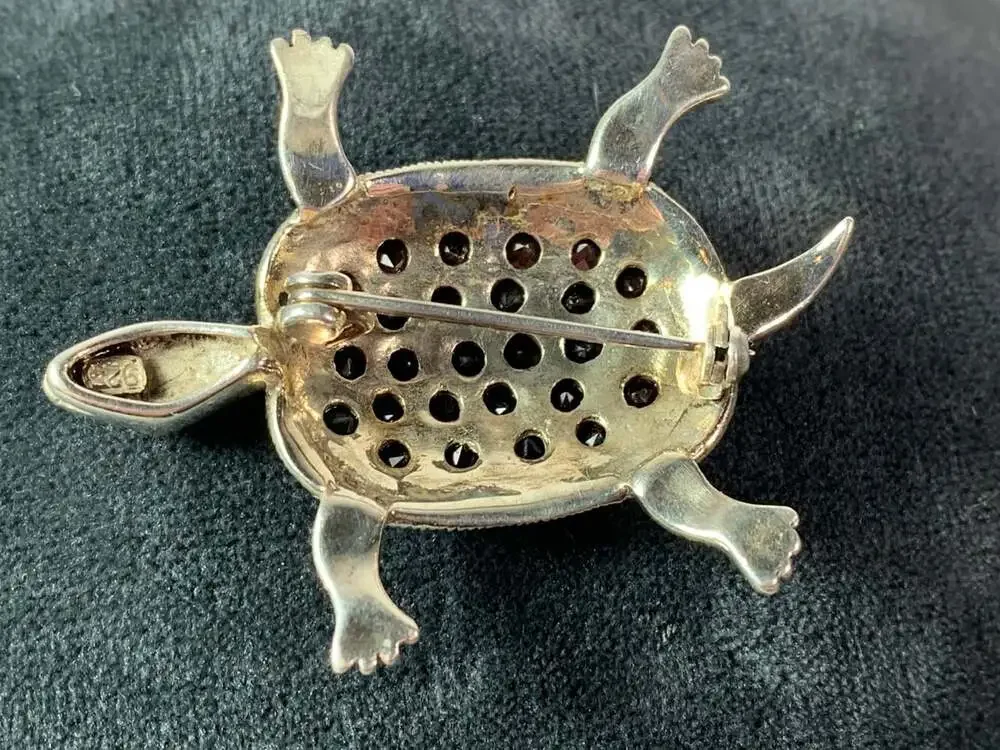 Garnet Turtle Brooch 925 Silver